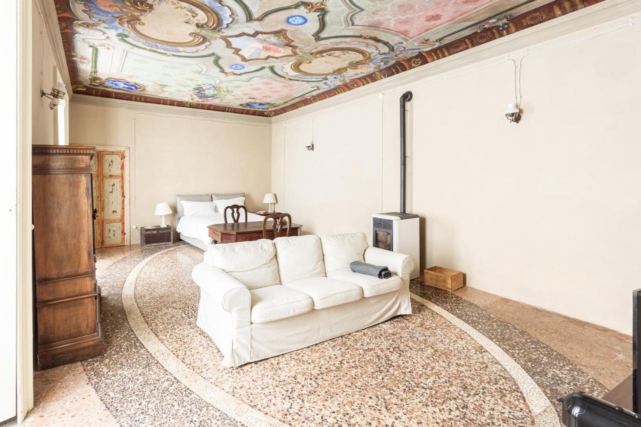 Palazzo Mia By Icasamia It Apartment Castello Cabiaglio Exterior photo