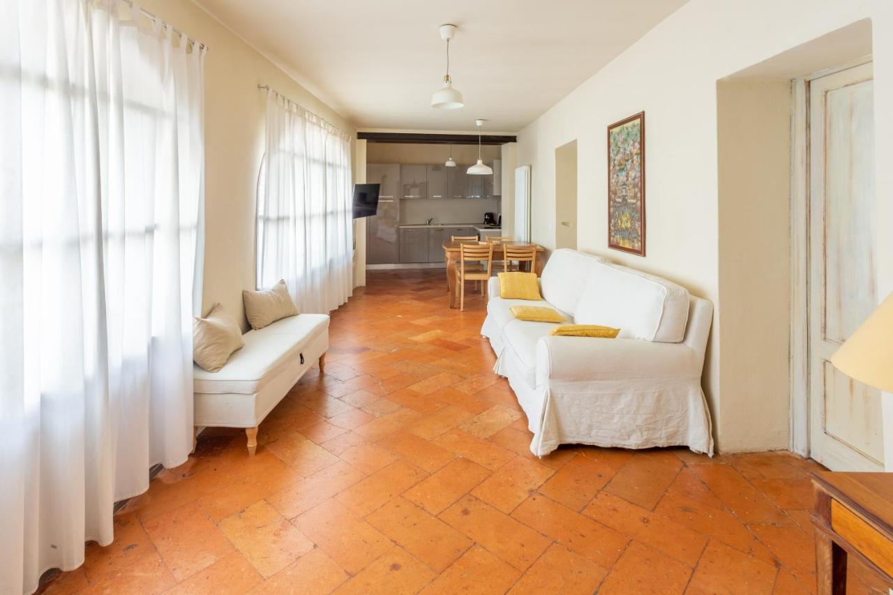 Palazzo Mia By Icasamia It Apartment Castello Cabiaglio Exterior photo