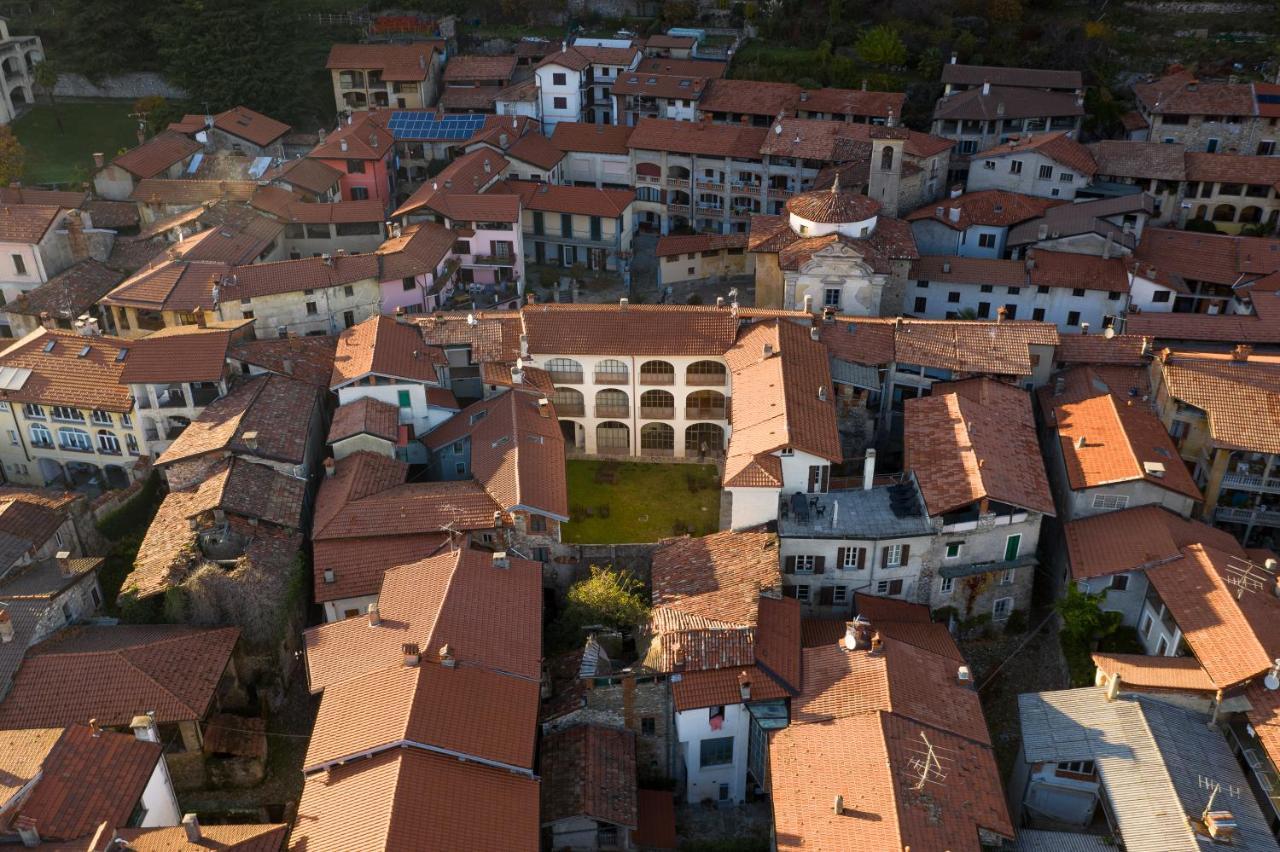 Palazzo Mia By Icasamia It Apartment Castello Cabiaglio Exterior photo