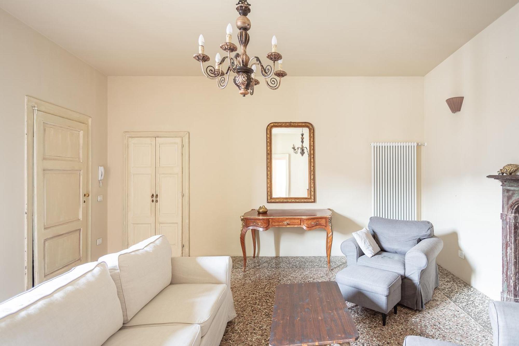 Palazzo Mia By Icasamia It Apartment Castello Cabiaglio Room photo