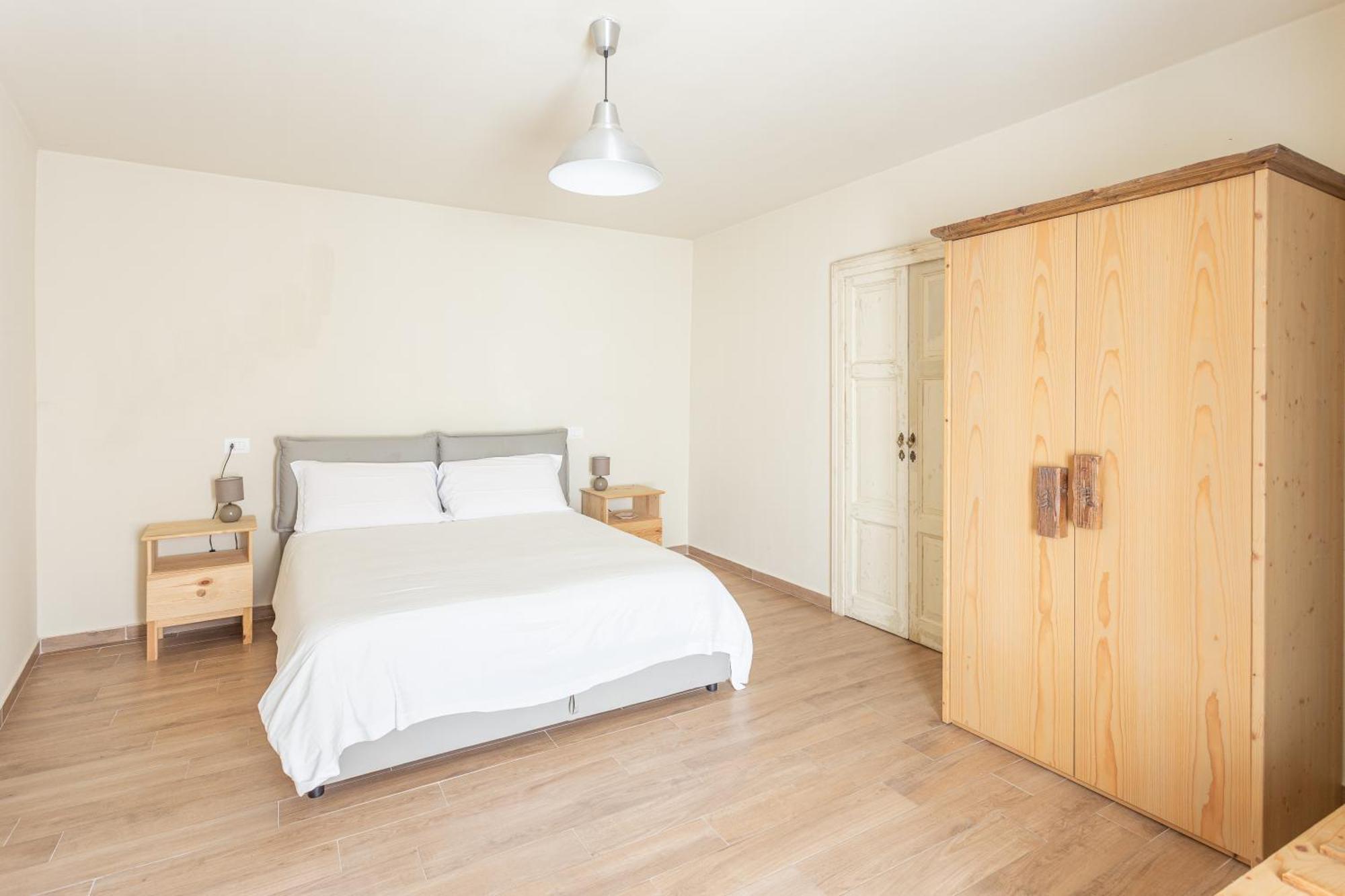 Palazzo Mia By Icasamia It Apartment Castello Cabiaglio Room photo